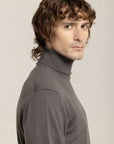 Rollkragenpullover aus extrafeiner Merinowolle – Hergestellt in der Toskana
